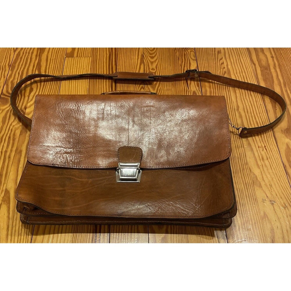 c1960 Vintage Leather Shoulder Bag Art Deco-Style Italian-style Buckle